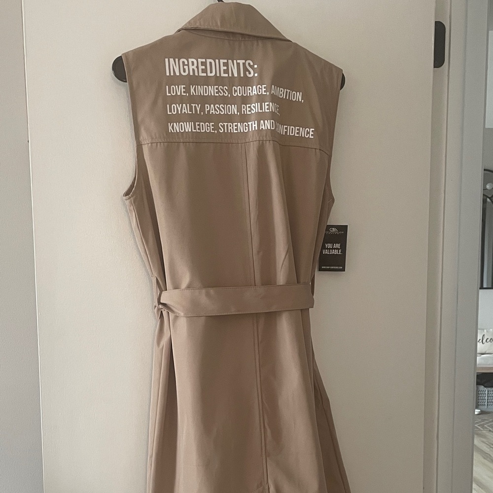 NWT- Women's Tan Trench Coat - Picture 4 of 7